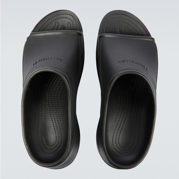 Balenciaga - Pool Crocs™ rubber sandals - Picture 4 of 5